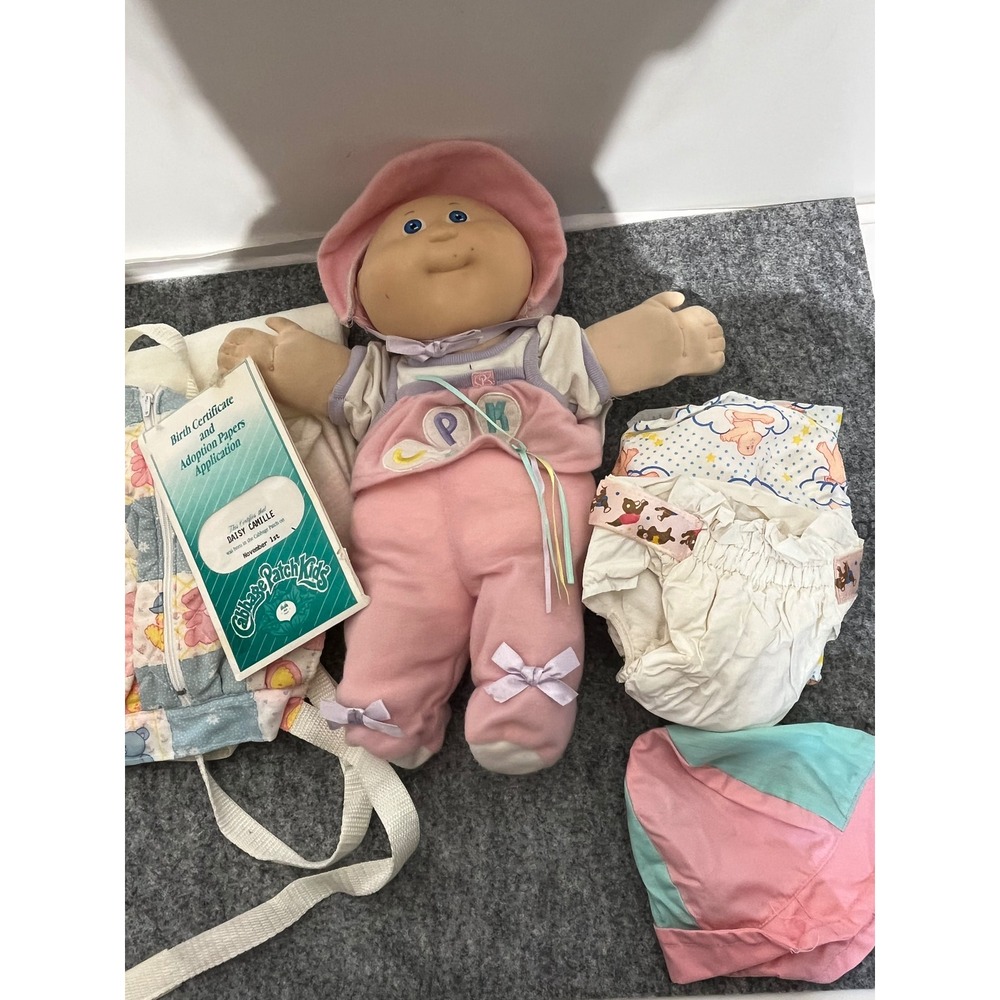 Cabbage Patch Kids Daisy Camille Doll Birth Certificate Carrier Accessories 1985